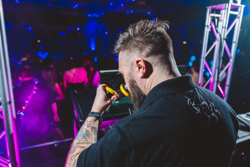 Wedding DJ Benny Smyth on the decks